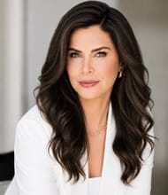 Sara Esmi, REALTOR<sup>®</sup>, Personal Real Estate Corporation