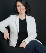 Sarah Dennis, REALTOR<sup>®</sup>, Personal Real Estate Corporation