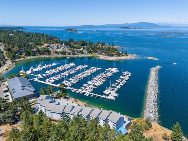 Apartment for sale in Nanoose Bay, 302 3555 Outrigger Rd, 1013141 | Realtylink.org