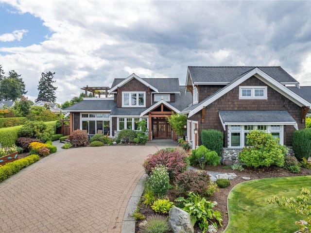 House for sale in Qualicum Beach, 942 Bluffs Dr, 1018526 | Realtylink.org