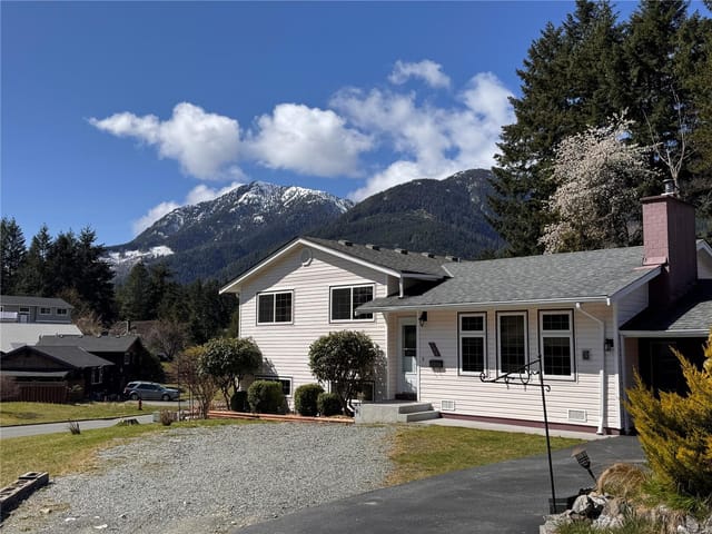 House for sale in Gold River, 594 Hummingbird Ln, 1020755 | Realtylink.org