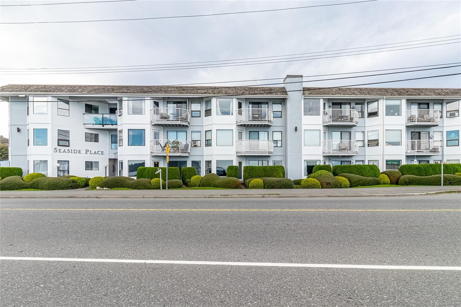 Apartment for sale in Nanaimo, 110 2815 Departure Bay Rd, 1021370 | Realtylink.org