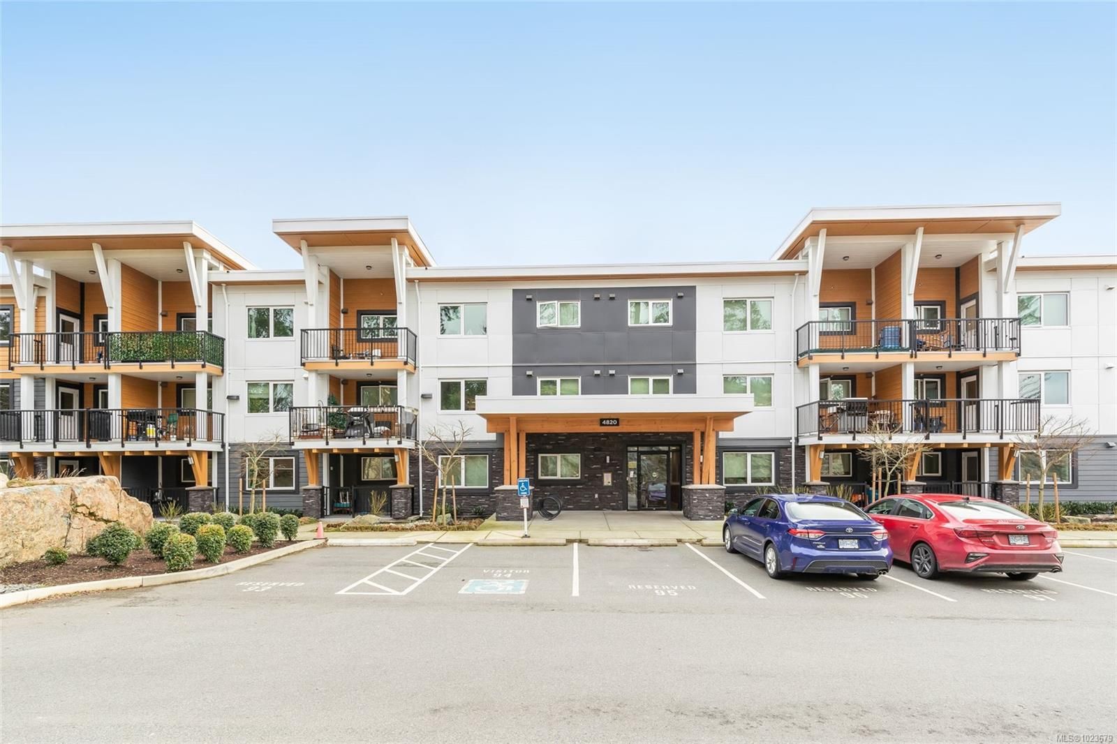 Apartment for sale in Nanaimo, 311 4820 Cedar Ridge Pl, 1023679 | Realtylink.org