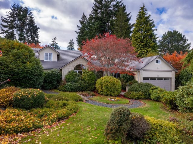 House for sale in Qualicum Beach, 566 Crescent W Rd, 1023688 | Realtylink.org