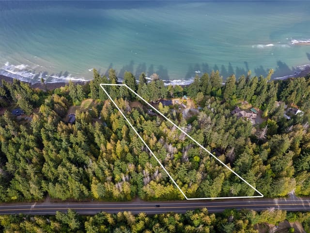 House for sale in Qualicum Beach, 5171 Island W Hwy, 1023798 | Realtylink.org