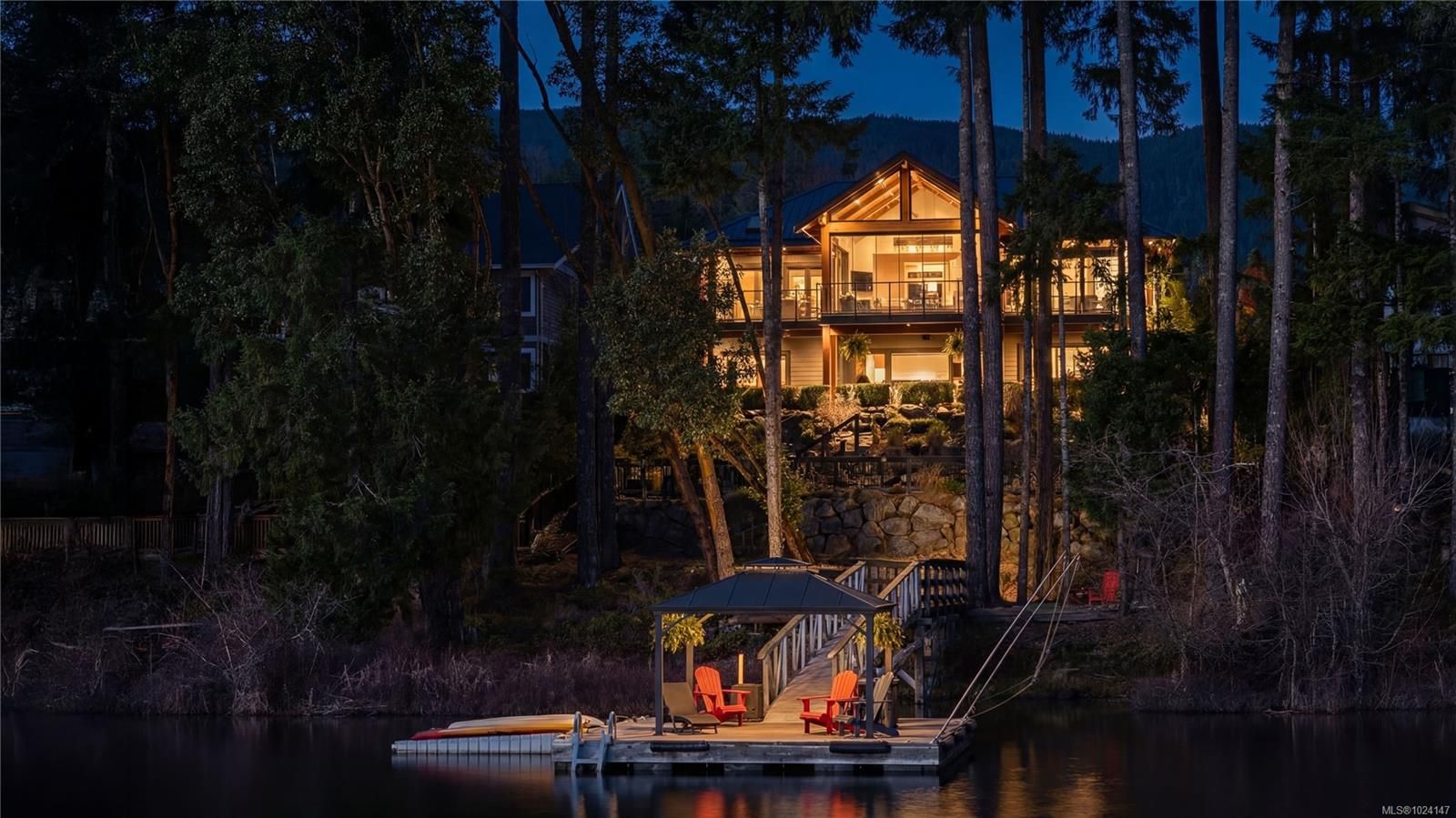 House for sale in Lake Cowichan, 7342 Lakefront Pl, 1024147 | Realtylink.org