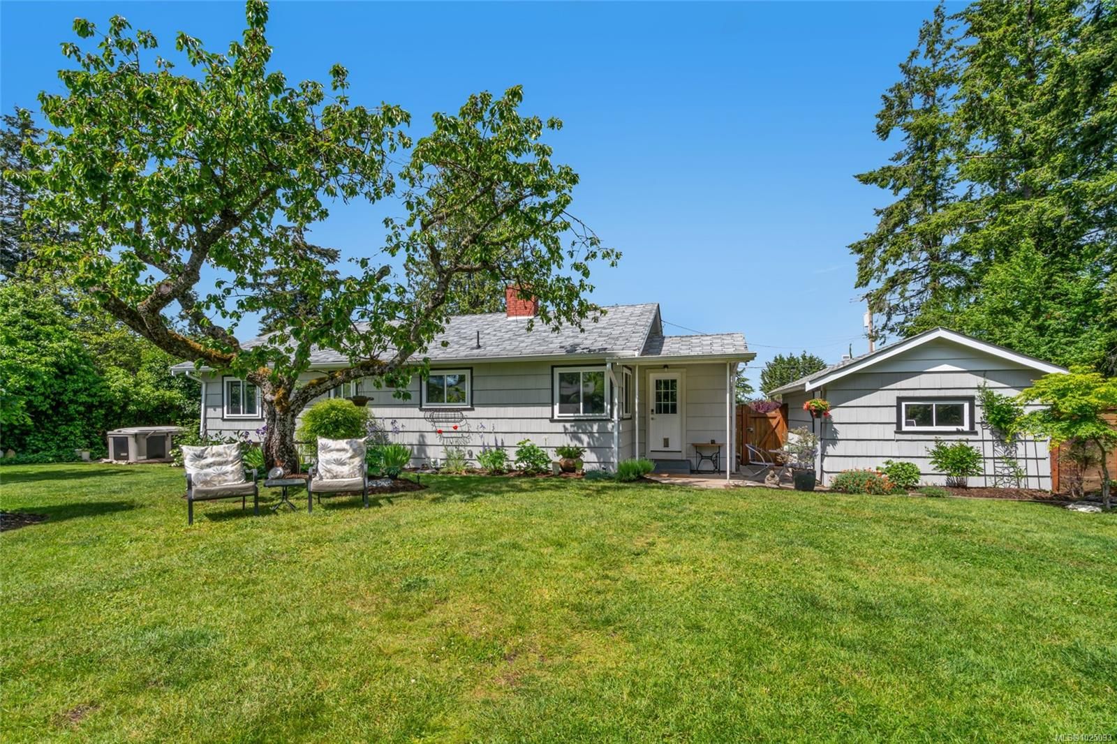 House for sale in Parksville, 380 Hirst W Ave, 1025093 | Realtylink.org