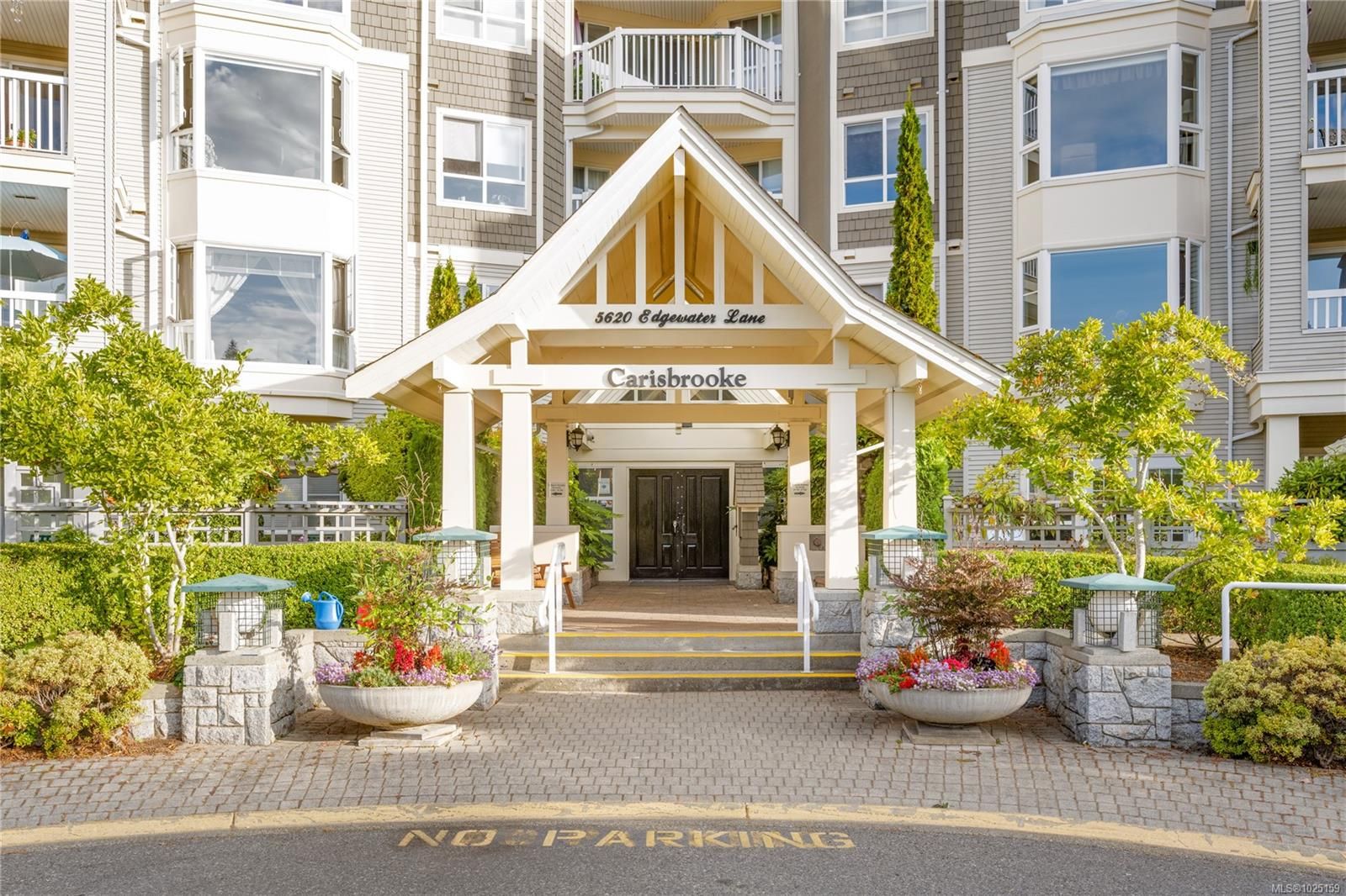 Apartment for sale in Nanaimo, 201 5620 Edgewater Ln, 1025159 | Realtylink.org