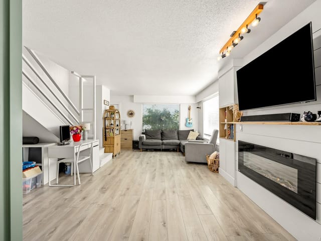 Duplex for sale in Courtenay, 1883 & 1885 England Ave, 1025349 | Realtylink.org