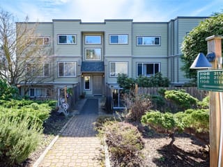 Apartment for sale in Comox, 111 2250 Manor Pl, 1025378 | Realtylink.org