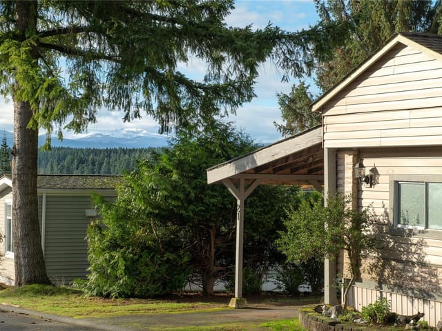 Manufactured Home for sale in Campbell River, 21 1160 Shellbourne Blvd, 1025876 | Realtylink.org