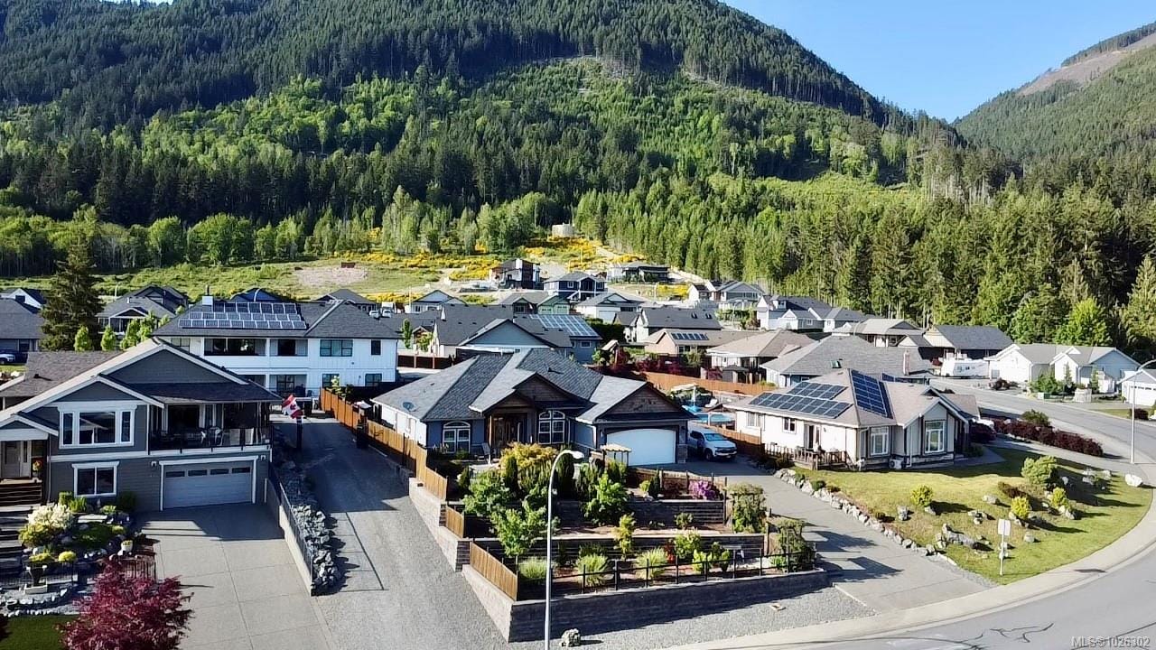 House for sale in Lake Cowichan, 482 Mountain View Dr, 1026302 | Realtylink.org