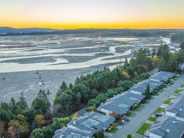 Townhouse for sale in Nanaimo, 978 Highview Ter, 1026568 | Realtylink.org