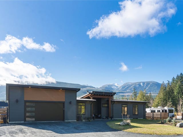 House for sale in Qualicum Beach, 3770 Tralee Rd, 1027064 | Realtylink.org