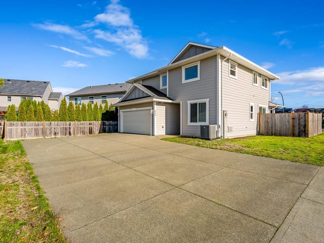 House for sale in Comox, 499 Torrence Rd, 1027104 | Realtylink.org