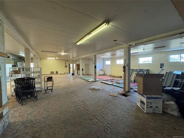 Commercial property for lease in Nanaimo, 451 Albert St, 1027301 | Realtylink.org