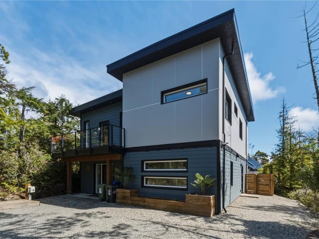 House for sale in Ucluelet, 823 Lorne White Pl, 1027806 | Realtylink.org