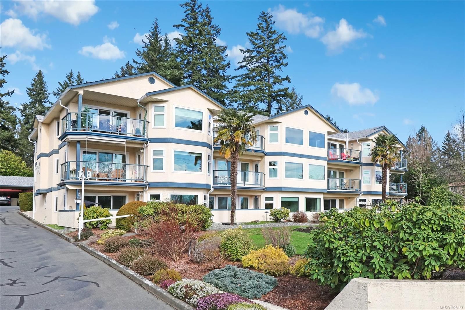 Apartment for sale in Comox, 302 1902 Comox Ave, 1028187 | Realtylink.org