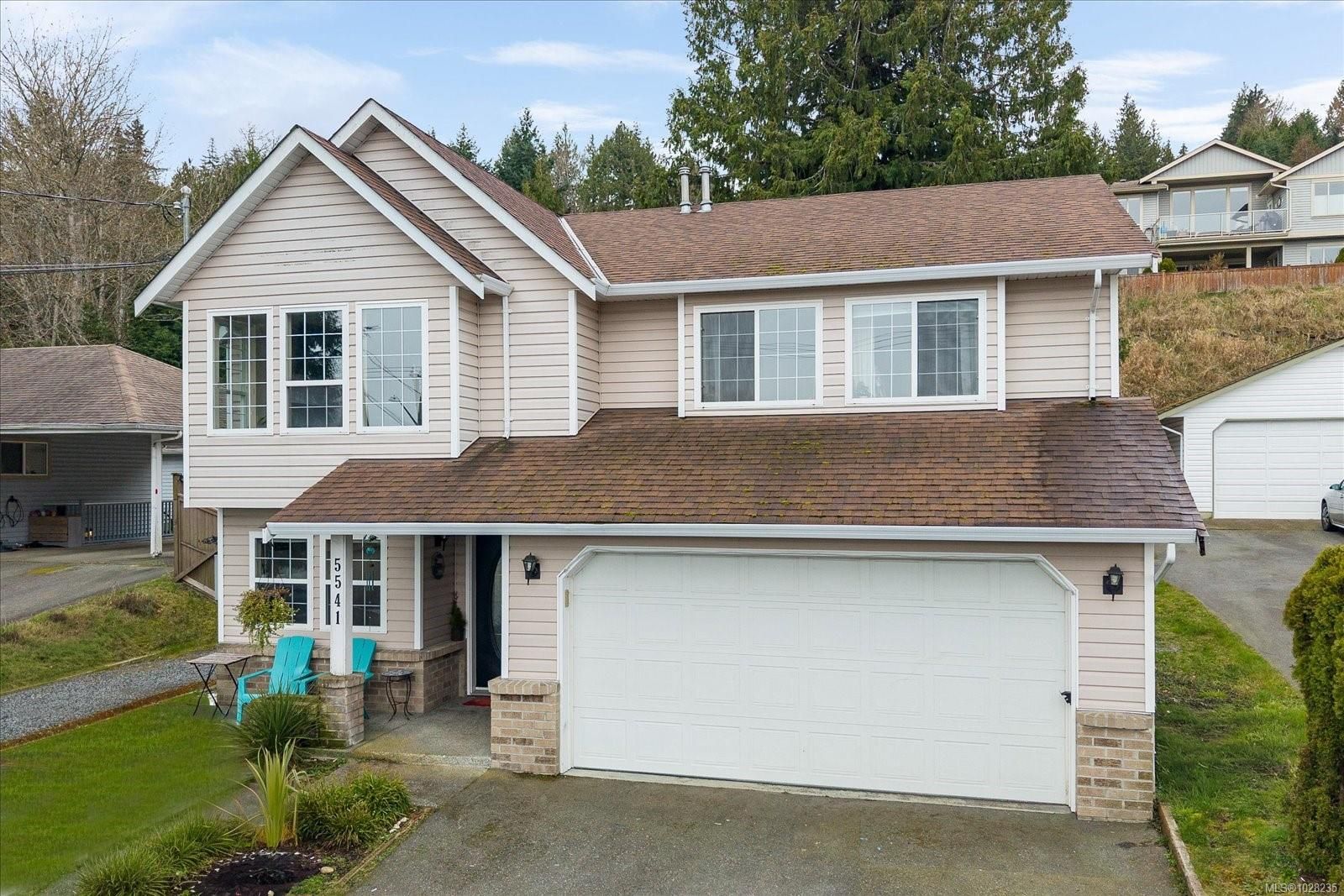 House for sale in Nanaimo, 5541 Hammond Bay Rd, 1028235 | Realtylink.org