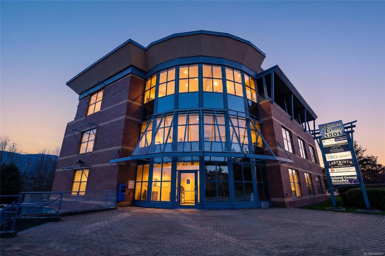 Apartment for sale in Nanaimo, 304 1801 Bowen Rd, 1028269 | Realtylink.org