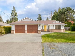 House for sale in Qualicum Beach, 700 Arbutus St, 1028385 | Realtylink.org
