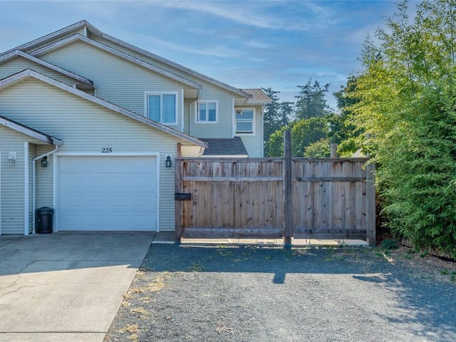 1/2 Duplex for sale in Campbell River, 225 Larwood Rd, 1028801 | Realtylink.org