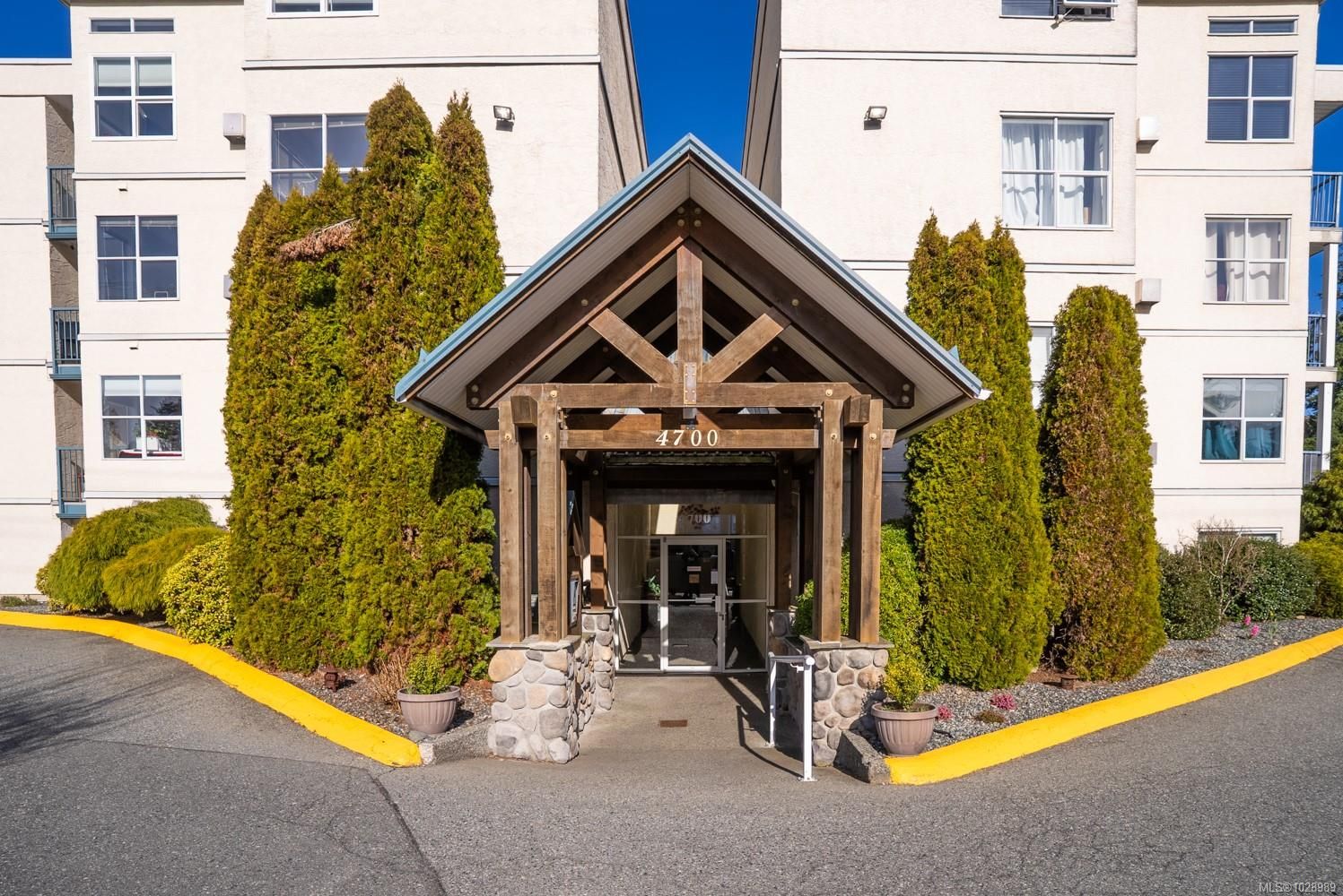 Apartment for sale in Nanaimo, 406 4700 Uplands Dr, 1028989 | Realtylink.org