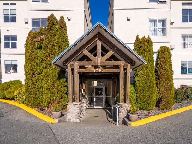 Apartment for sale in Nanaimo, 406 4700 Uplands Dr, 1028989 | Realtylink.org