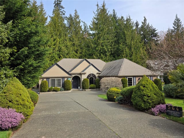 House for sale in Qualicum Beach, 564 Hazelwood Pl, 1029589 | Realtylink.org