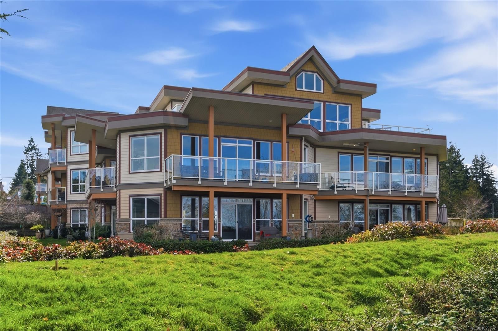 Apartment for sale in Qualicum Beach, 303 439 College Rd, 1029592 | Realtylink.org