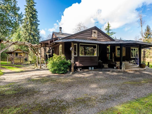 House for sale in Fanny Bay, 8131 Macartney Dr, 1029623 | Realtylink.org