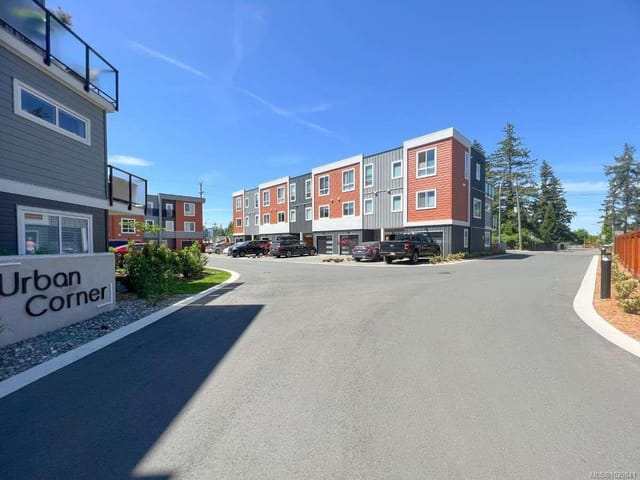 Townhouse for sale in Comox, 11 2310 Guthrie Rd, 1029841 | Realtylink.org