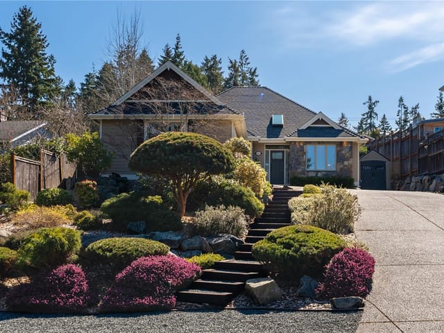 House for sale in Qualicum Beach, 174 Sunningdale E Rd, 1030029 | Realtylink.org