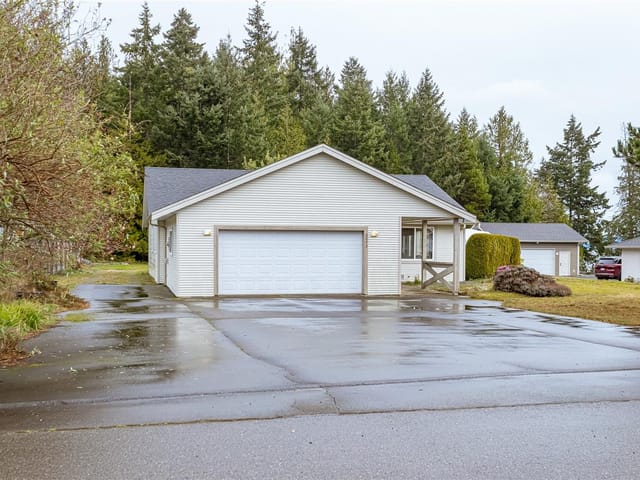 House for sale in Qualicum Beach, 3043 Raymur Pl, 1030118 | Realtylink.org