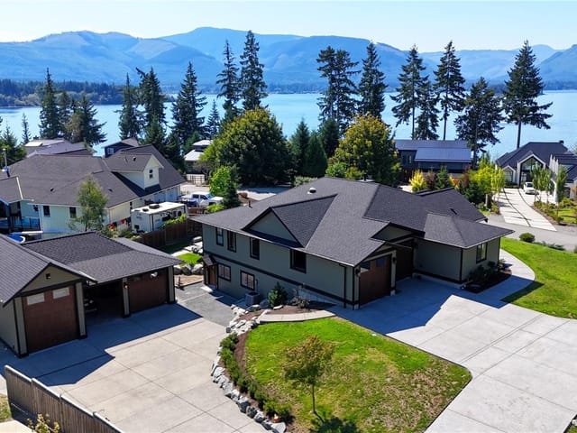 House for sale in Lake Cowichan, 7375 Lakefront Dr, 1030283 | Realtylink.org