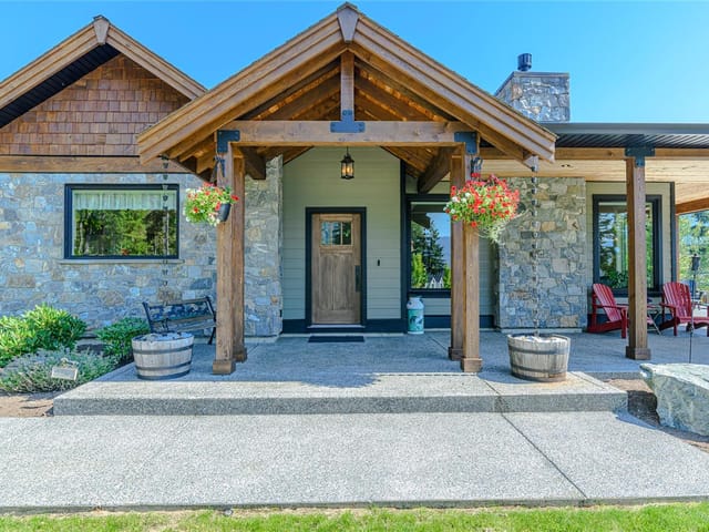 House for sale in Lake Cowichan, 7375 Lakefront Dr, 1030283 | Realtylink.org