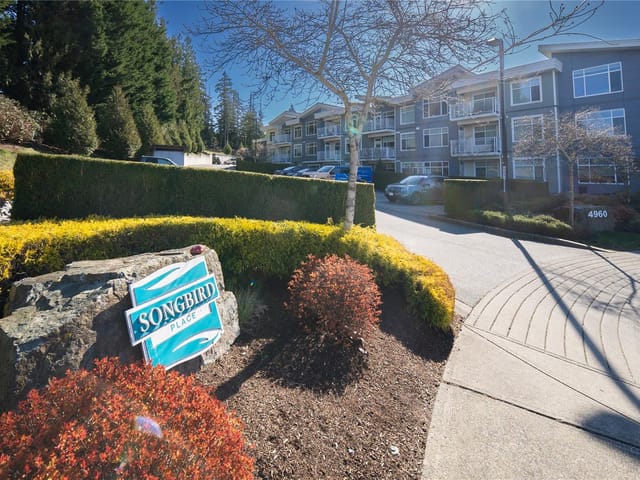 Apartment for sale in Nanaimo, 207 4960 Songbird Pl, 1030414 | Realtylink.org