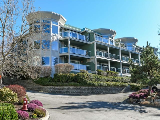 Apartment for sale in Comox, 503 2275 Comox Ave, 1030450 | Realtylink.org
