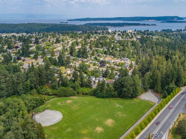 Apartment for sale in Nanaimo, 1102 1097 Bowen Rd, 1030582 | Realtylink.org