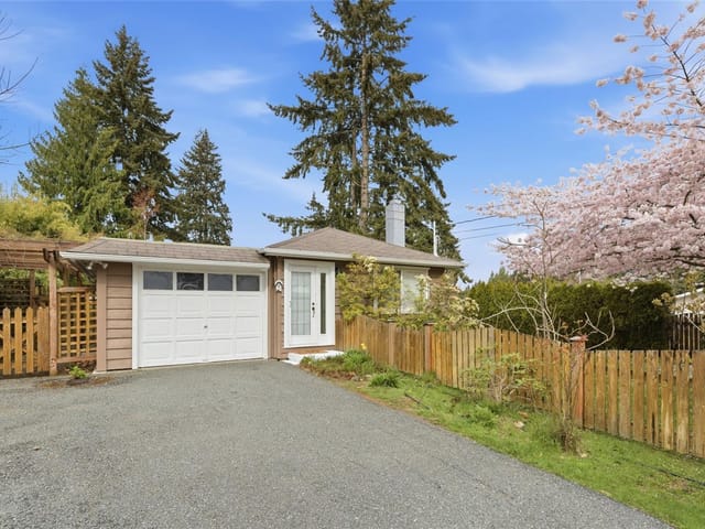 House for sale in Qualicum Beach, 629 Jones St, 1031431 | Realtylink.org