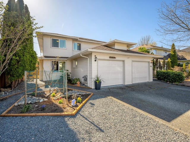 1/2 Duplex for sale in Courtenay, A 2500 1st St, 1031689 | Realtylink.org