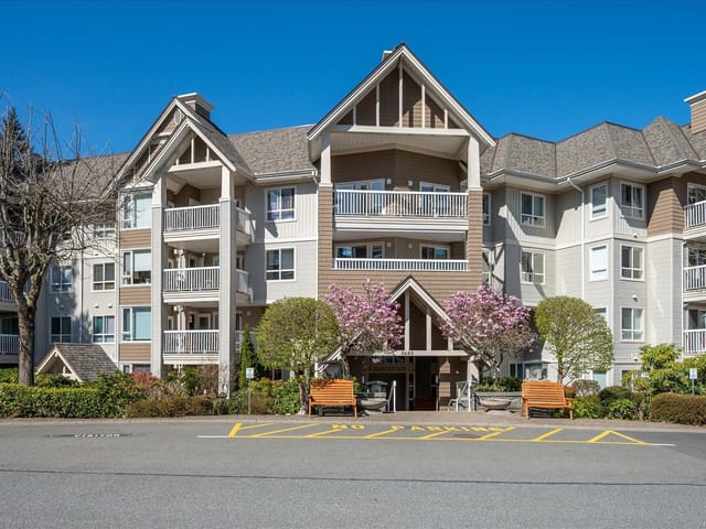 Apartment for sale in Nanaimo, 402 5685 Edgewater Ln, 1031746 | Realtylink.org