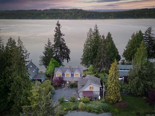 House for sale in Fanny Bay, 7820 Ships Point Rd, 1031908 | Realtylink.org