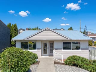 Commercial property for sale in Parksville, 145 Hirst Ave, 1032011 | Realtylink.org