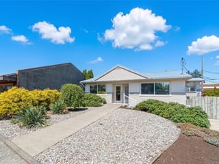 House for sale in Parksville, 145 Hirst Ave, 1032085 | Realtylink.org