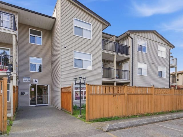 Apartment for sale in Duncan, 212 3215 Cowichan Lake Rd, 1032870 | Realtylink.org