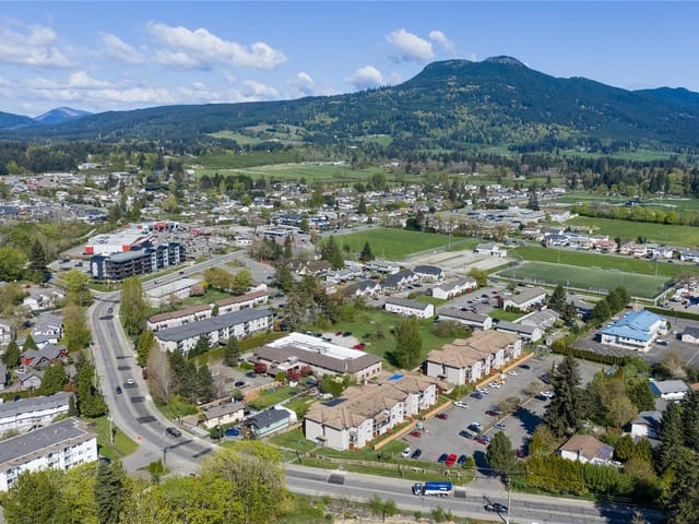 Apartment for sale in Duncan, 307 3215 Cowichan Lake Rd, 1033101 | Realtylink.org
