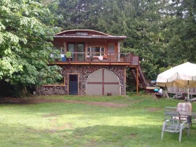 House for sale in Hornby Island, 3380 Gunpowder Trl, 1033211 | Realtylink.org