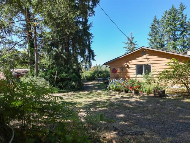 House for sale in Courtenay, 5835 Island N Hwy, 1033544 | Realtylink.org
