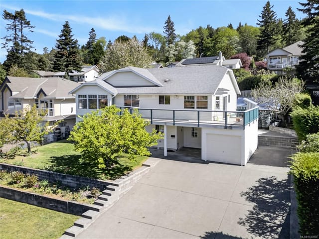 House for sale in Courtenay, 365 Panorama Cres, 1033800 | Realtylink.org